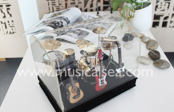 mini drum with guitar